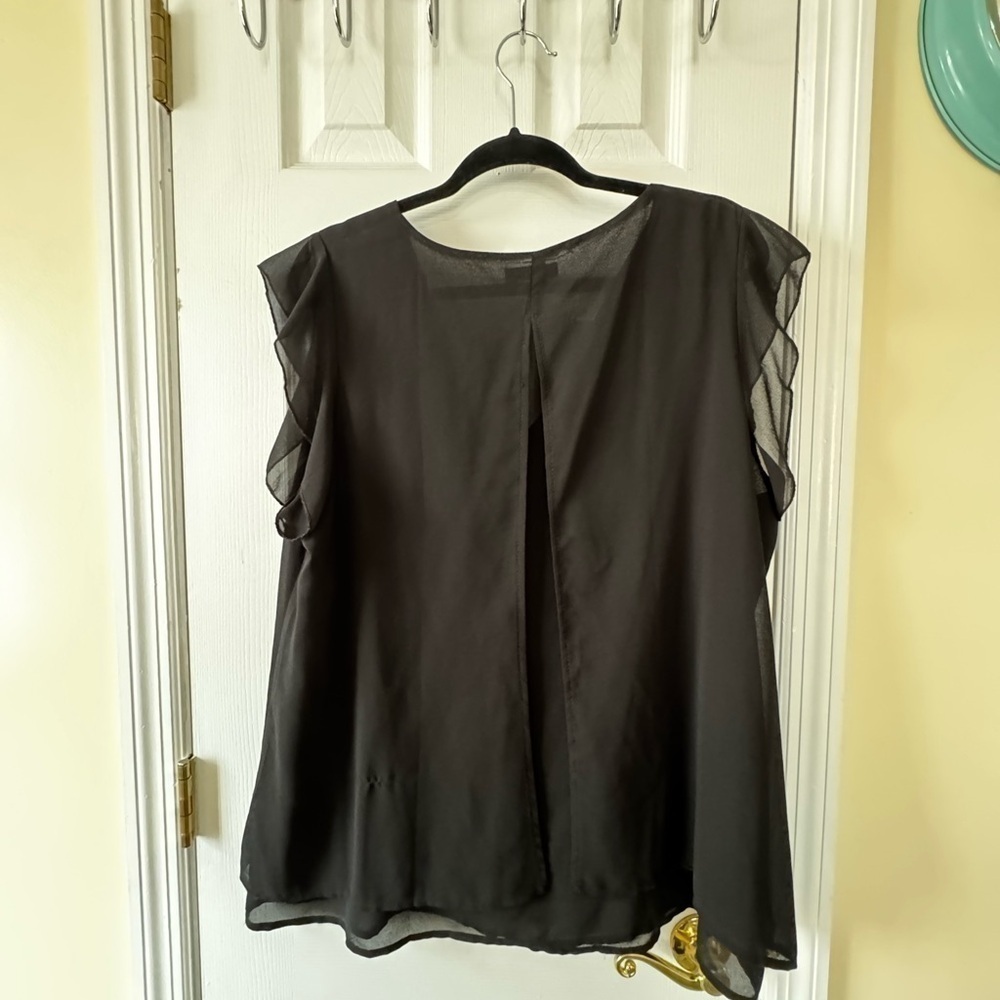 Alice & Co  Sleeveless Ruffled Blouse - Picture 3 of 3